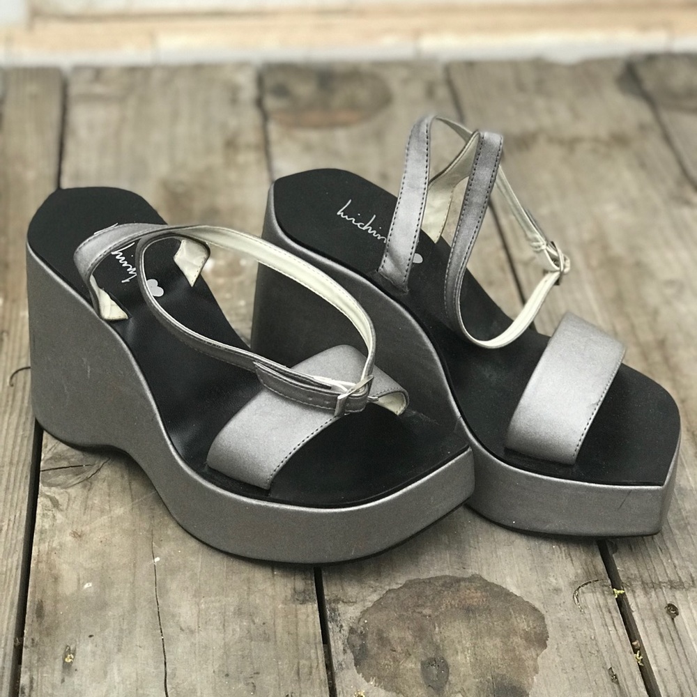 Silver metallic luichiny vintage sandal platforms y2k square toe 90’s